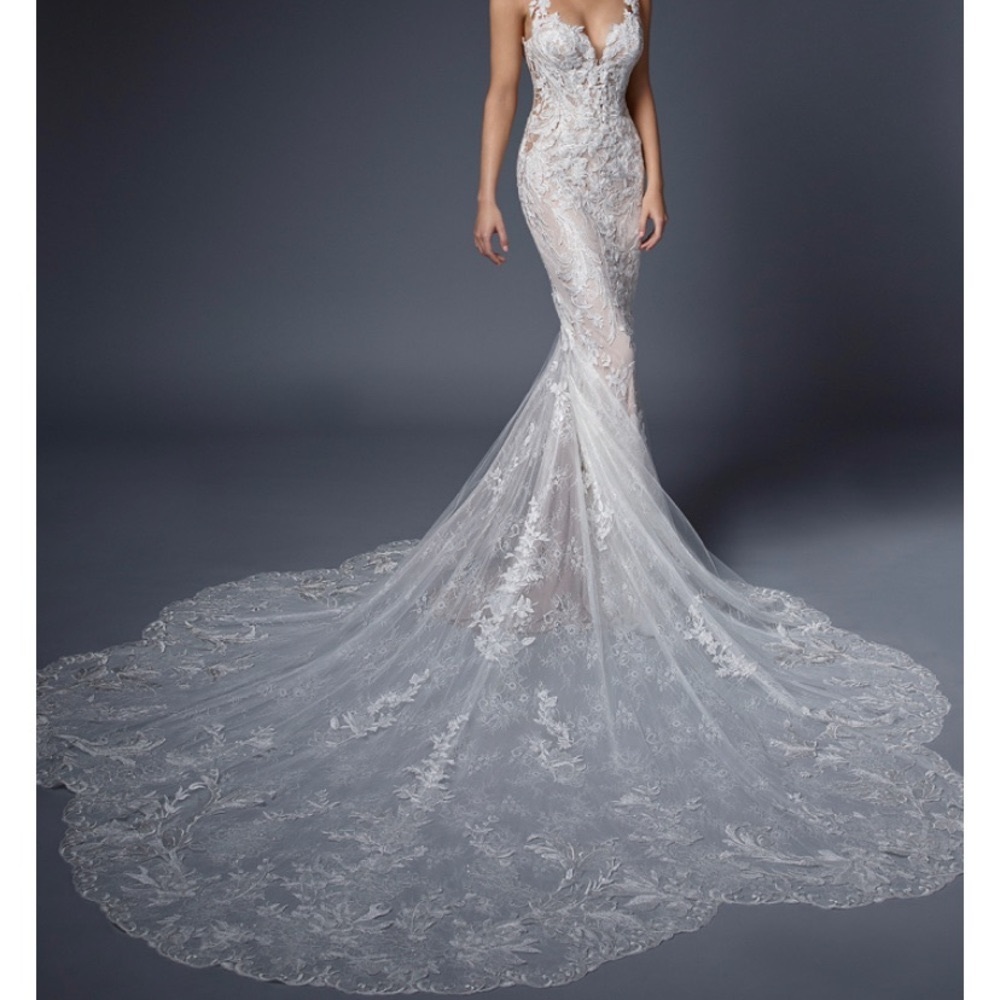 Elysee Courtenay wedding dress